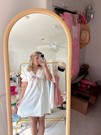 Miss Americana Mini